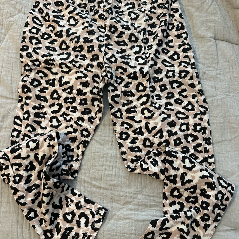 Chic Leopard Print Leggings